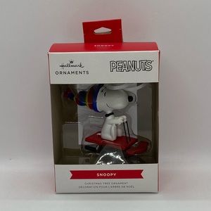 2021 Hallmark PEANUTS Snoopy Ornament
